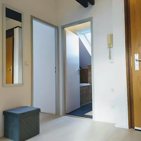 Apartment Super #2, #3 Und #4 Dg Im Zentrum, Sued-sonne Und Burg-blick
